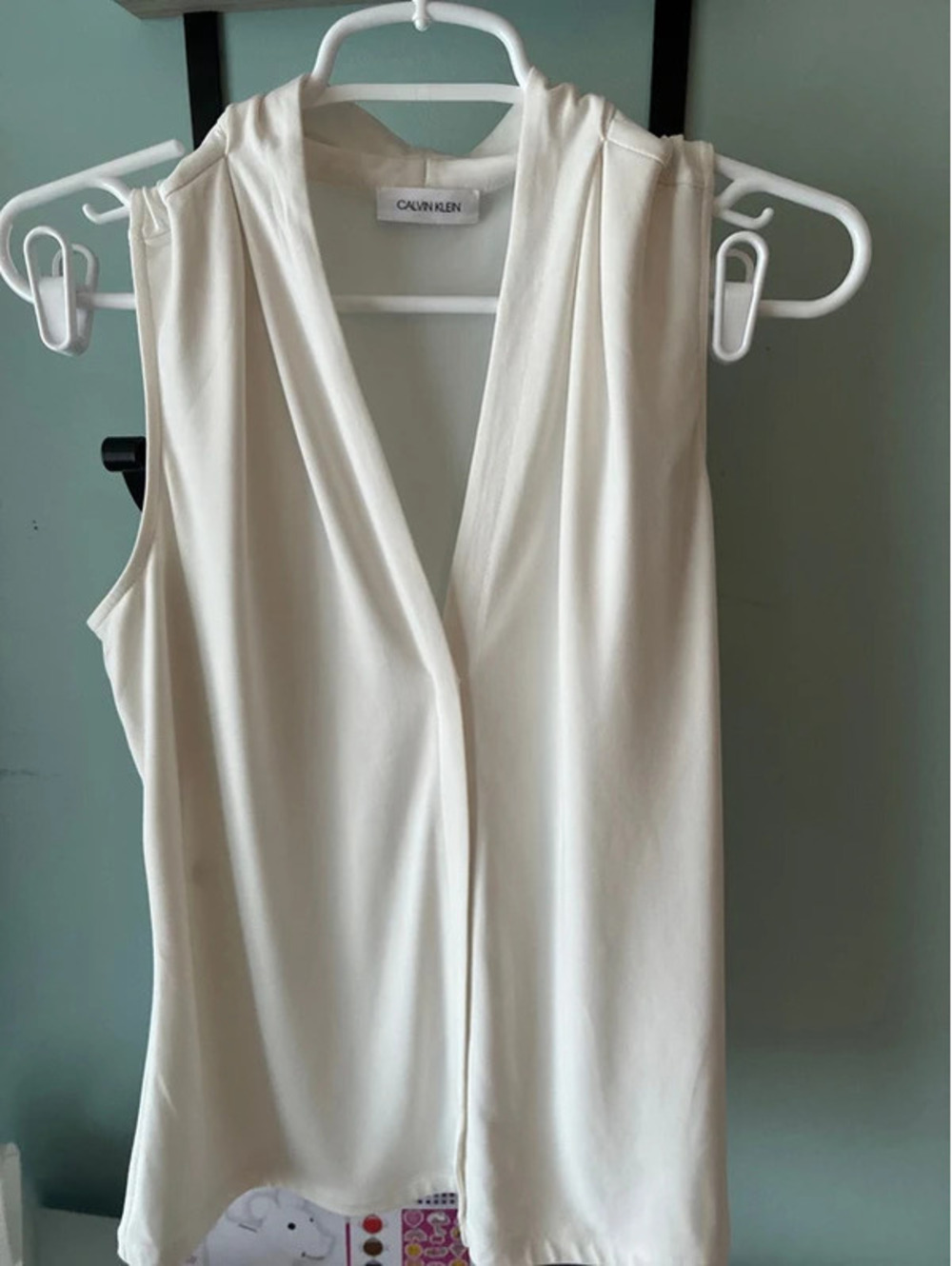 Women’s white Calvin Klein heavy blouse sleeveless- large